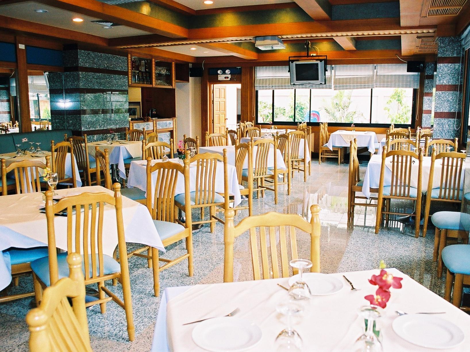 Raya Grand Hotel Nakhonratchasima Esterno foto