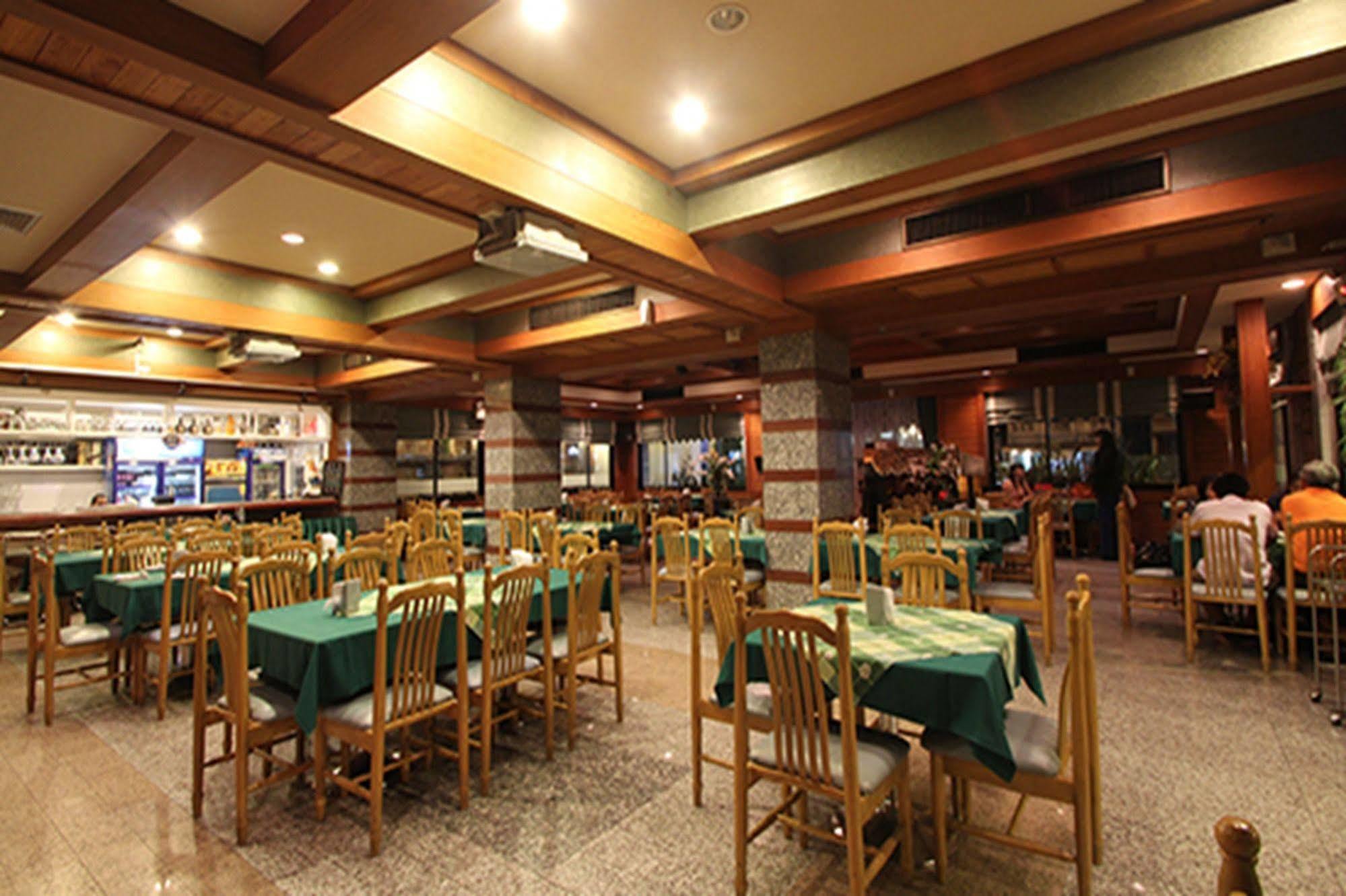 Raya Grand Hotel Nakhonratchasima Esterno foto
