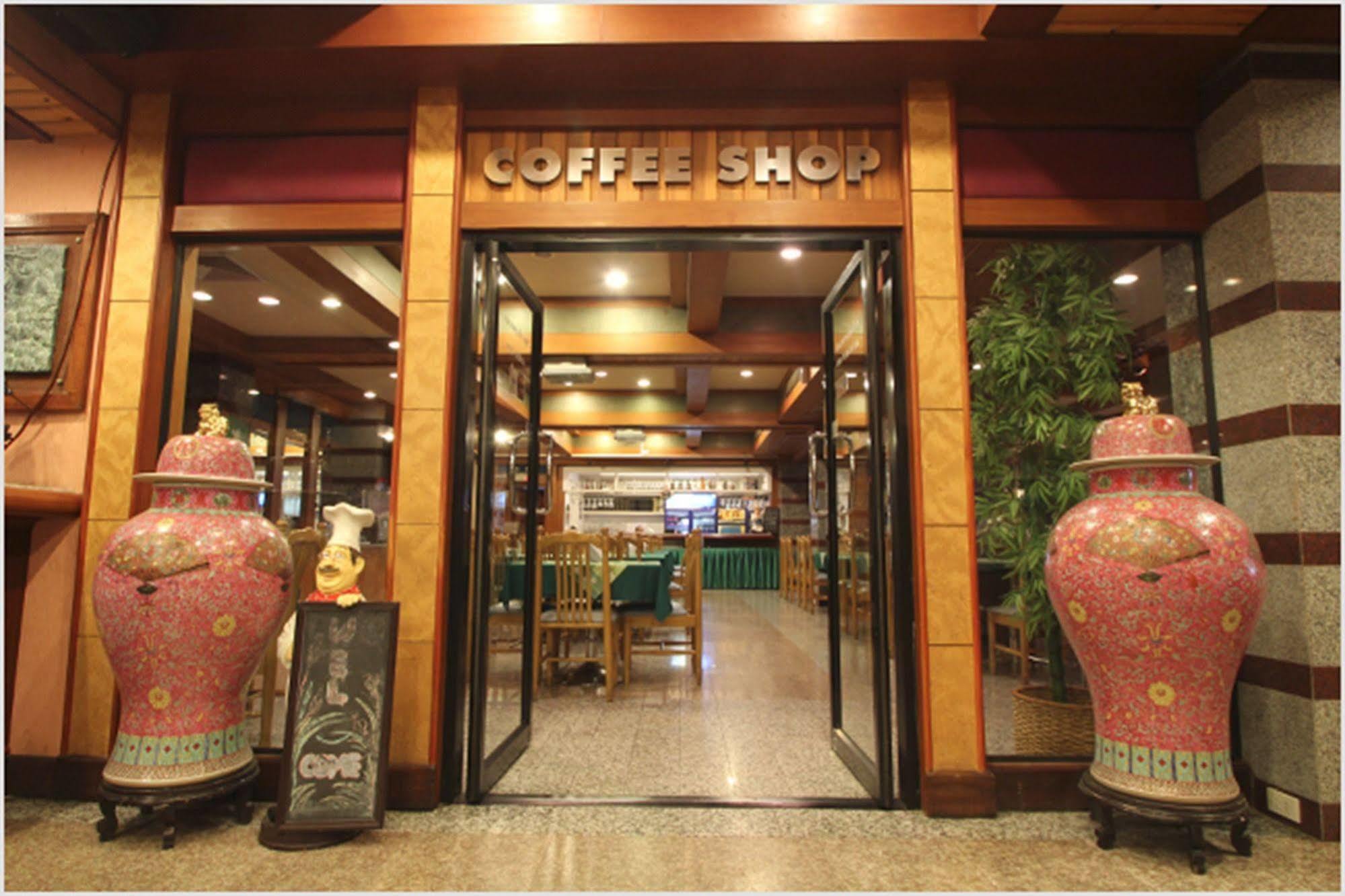 Raya Grand Hotel Nakhonratchasima Esterno foto